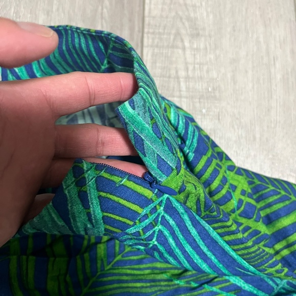 Womens Banana Republic Size 14 Skirt Waist Zipper Green Flower/Floral Design - Picture 3 of 7